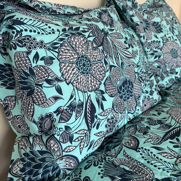 Vera Bradley Full/Queen Comforter and Pillow Shams - Picture 3 of 6